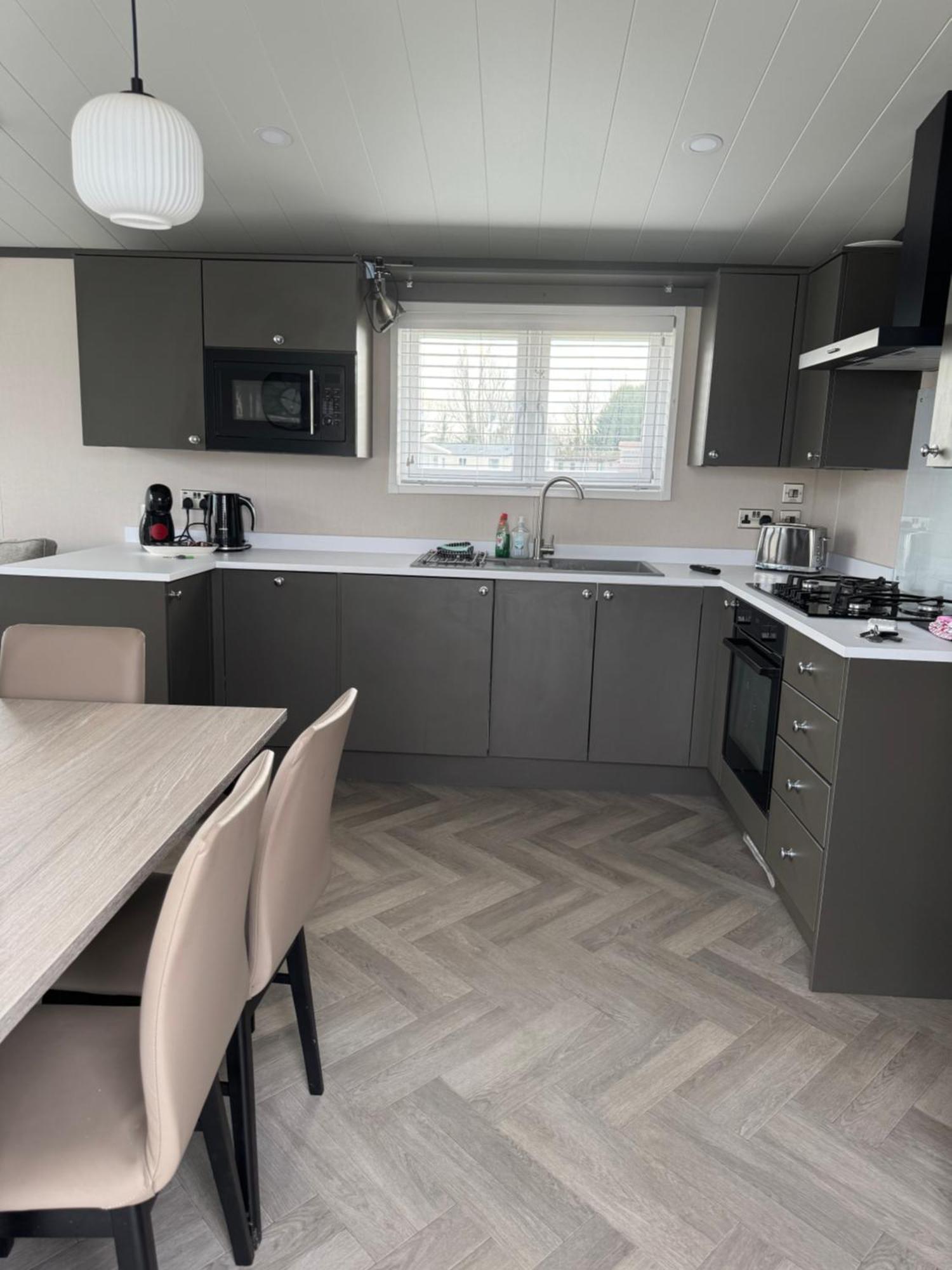 2 Bedroom - Lakeside * Merston