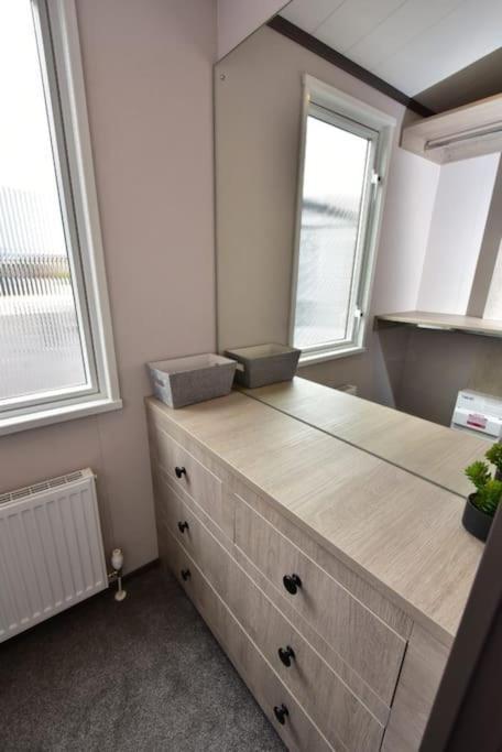 2 Bedroom - Lakeside Villa