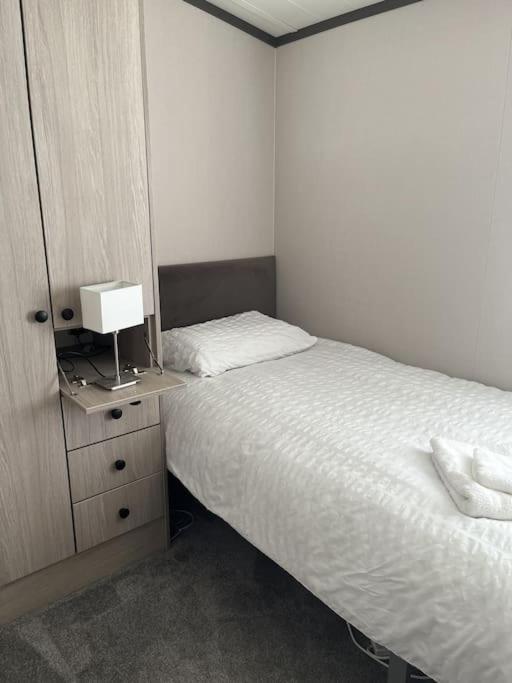 2 Bedroom - Lakeside Merston